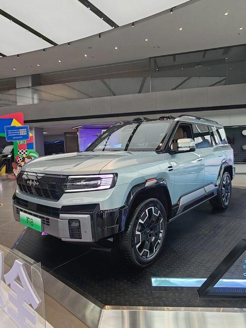 重庆319比亚迪方程豹硬派越野的爆款，英菲尼迪35周年与你共成长